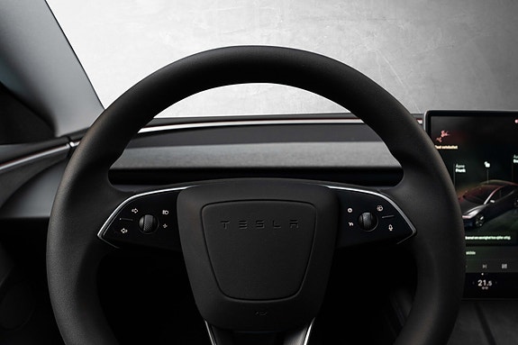 Tesla Model 3 11 of 30