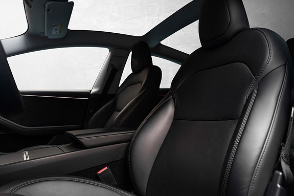 Tesla Model 3 27 of 30