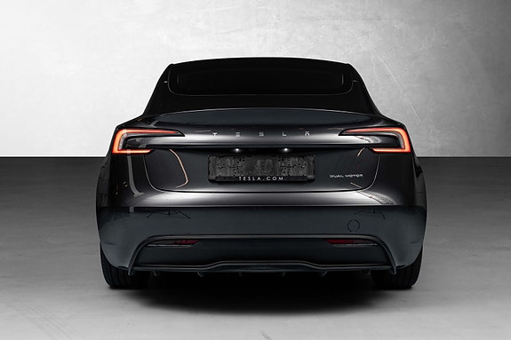 Tesla Model 3 7 of 30