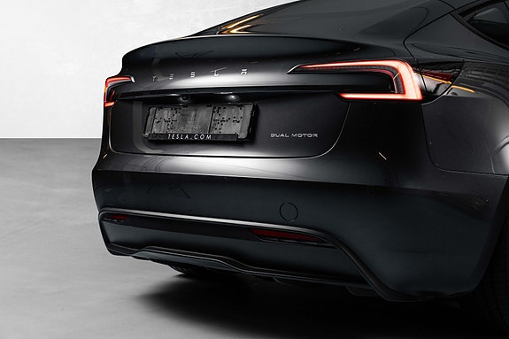 Tesla Model 3 9 of 30