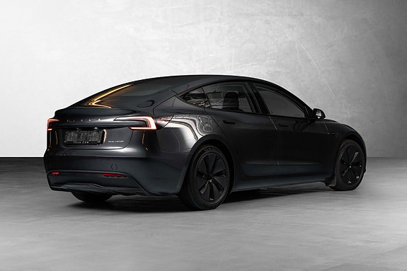 Tesla Model 3 10 of 30