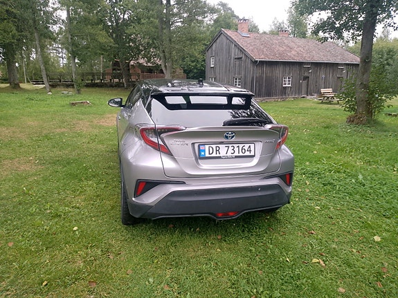 Toyota C-HR 7 of 13