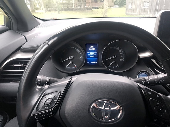 Toyota C-HR 11 of 13