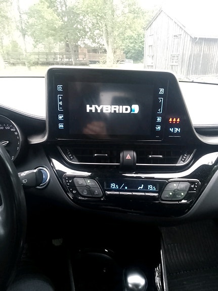 Toyota C-HR 12 of 13