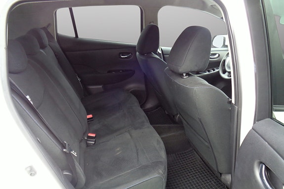 Nissan Leaf 15 of 30