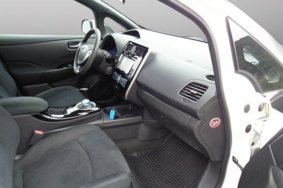 Nissan Leaf 13 of 30