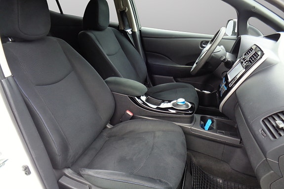Nissan Leaf 14 of 30