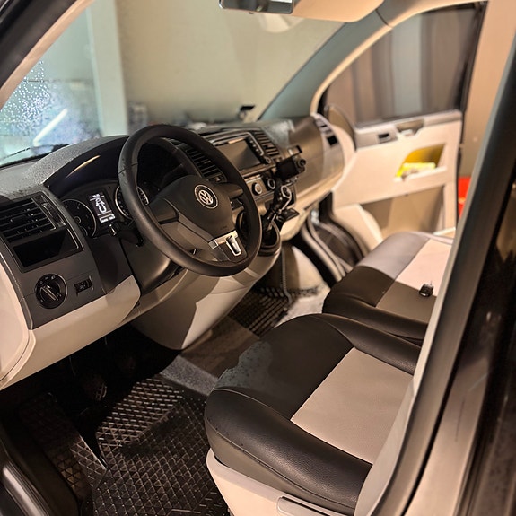 Volkswagen Transporter 18 of 27