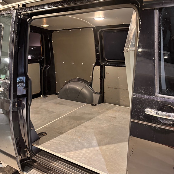 Volkswagen Transporter 13 of 27