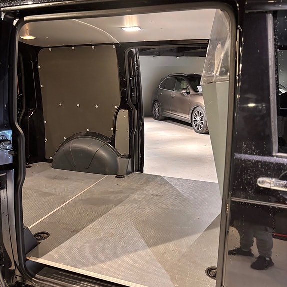 Volkswagen Transporter 14 of 27