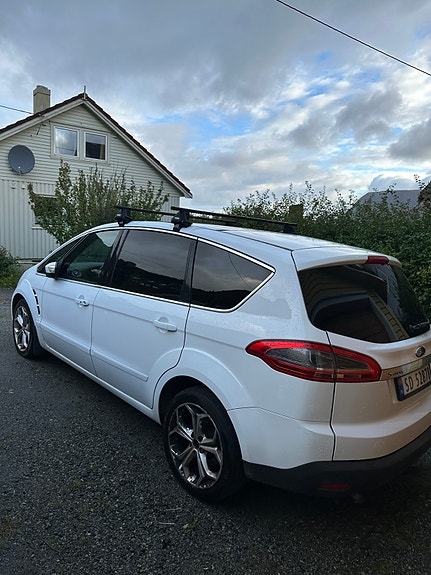 Ford S-MAX 2 of 14