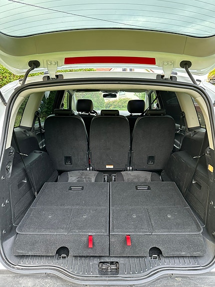 Ford S-MAX 11 of 14
