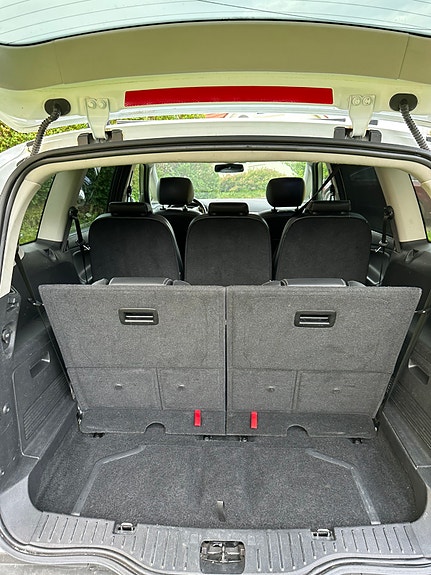 Ford S-MAX 10 of 14