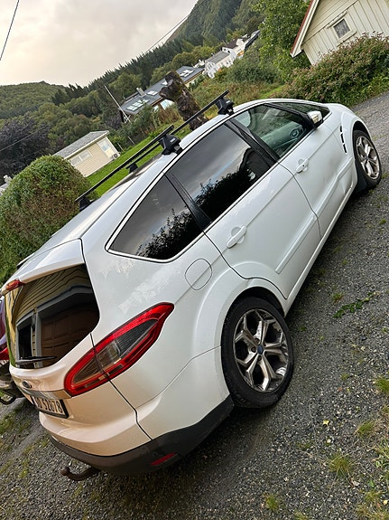 Ford S-MAX 3 of 14