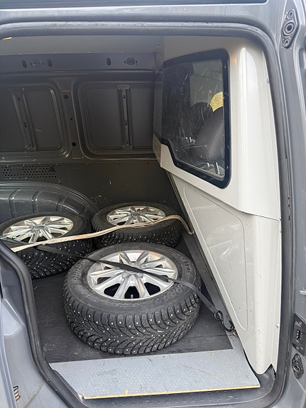 Volkswagen Caddy 18 of 18