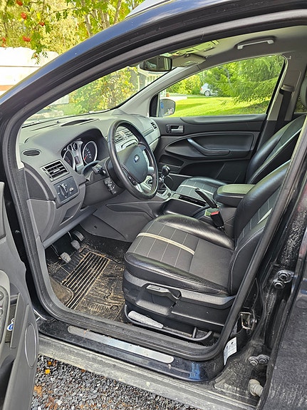 Ford Kuga 6 of 10