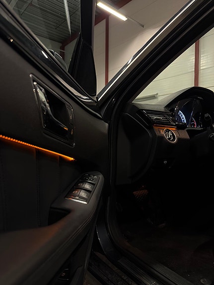 Mercedes-Benz E220 19 of 23