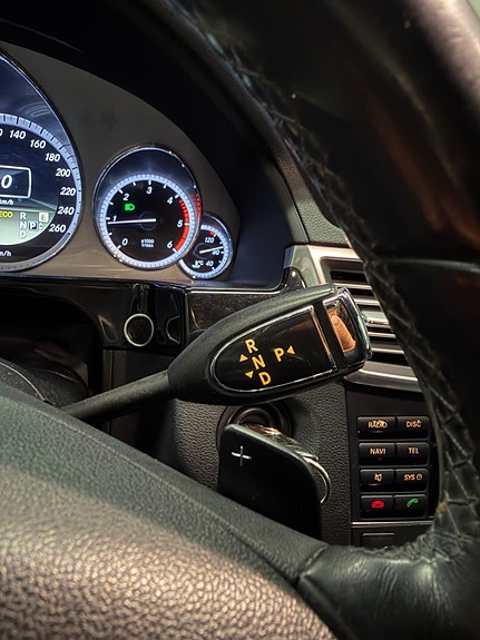 Mercedes-Benz E220 17 of 23