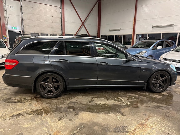 Mercedes-Benz E220 8 of 23