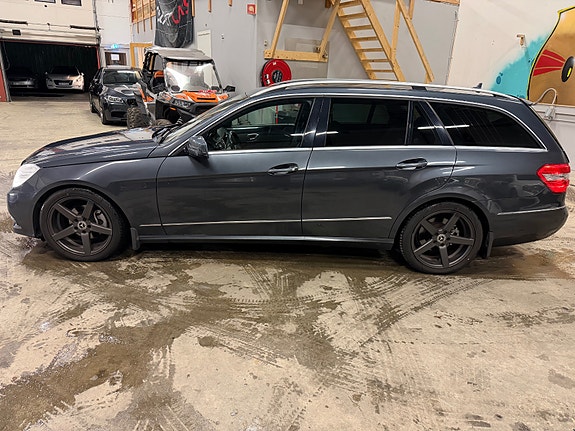 Mercedes-Benz E220 6 of 23