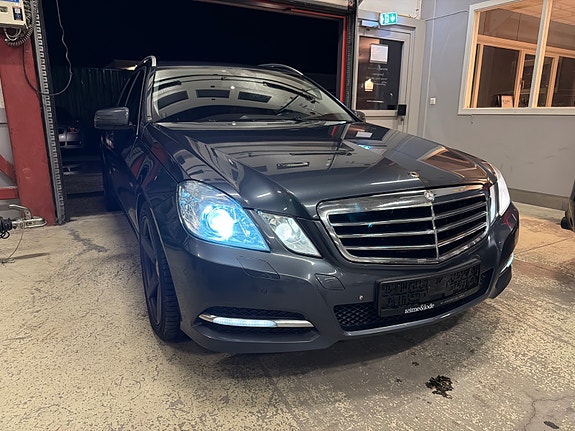 Mercedes-Benz E220 10 of 23