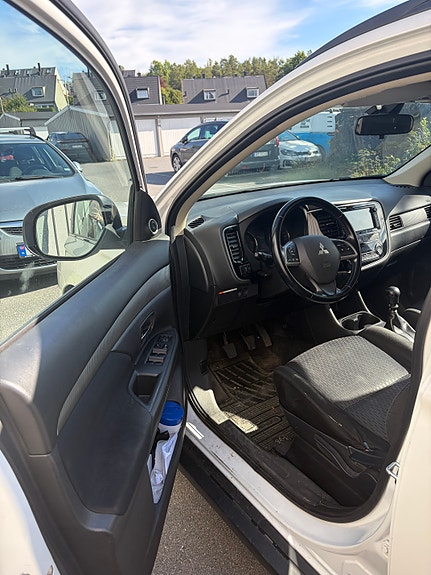 Mitsubishi Outlander 8 of 12
