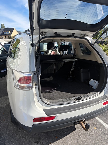 Mitsubishi Outlander 2 of 12