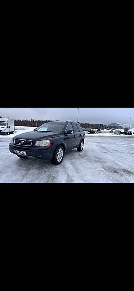 Volvo XC90 3 of 11
