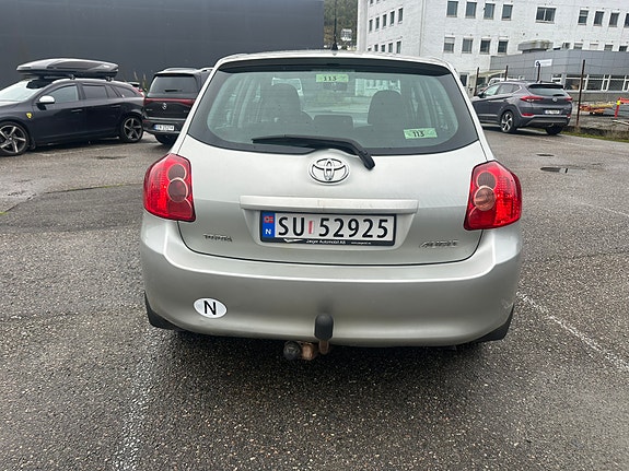 Toyota Auris 6 of 15