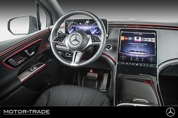 Mercedes-Benz EQE350 SUV 26 of 29