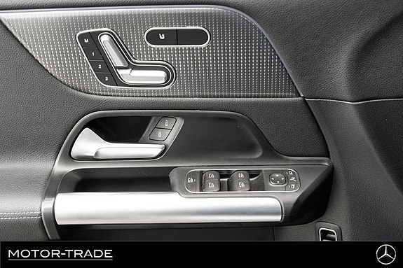 Mercedes-Benz EQA300 16 of 30