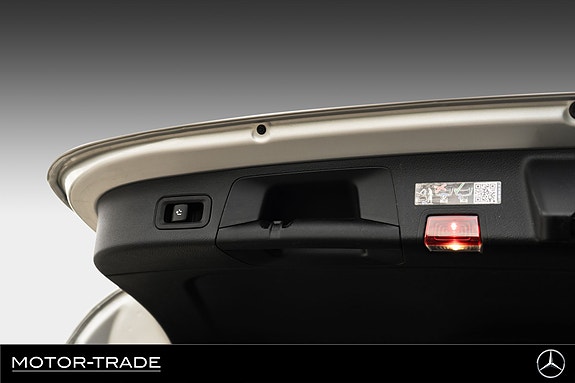 Mercedes-Benz EQA300 14 of 30