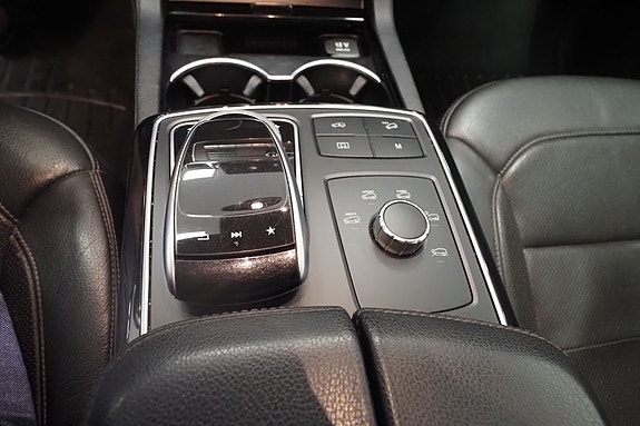 Mercedes-Benz GLS350 d 17 of 23