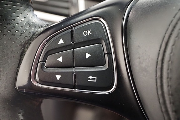 Mercedes-Benz GLS350 d 13 of 23