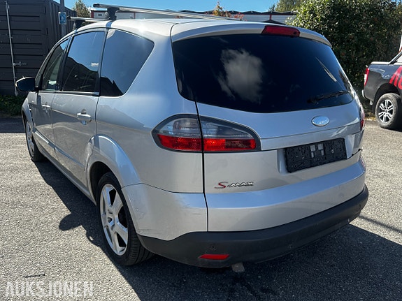 Ford S-MAX 8 of 30