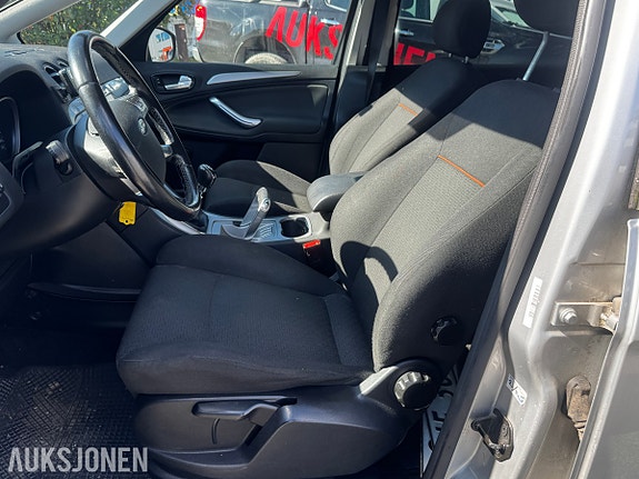 Ford S-MAX 26 of 30