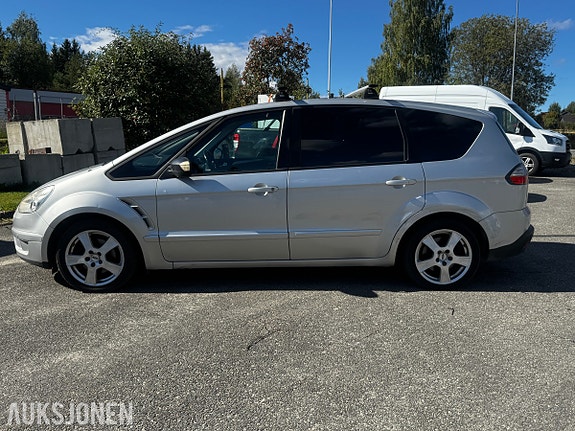 Ford S-MAX 9 of 30