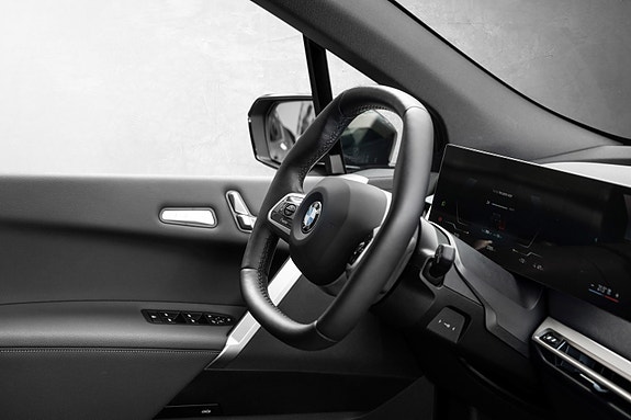 BMW iX 29 of 29