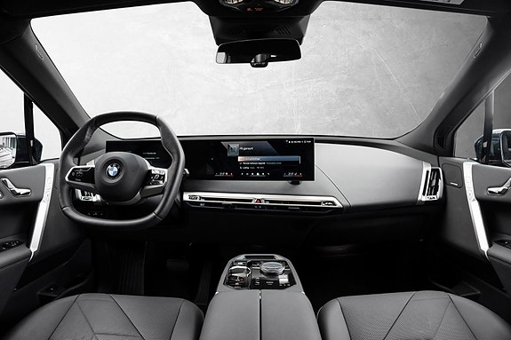 BMW iX 13 of 29