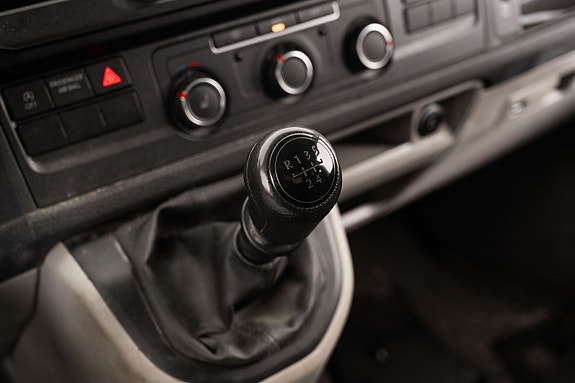 Volkswagen Transporter 10 of 21