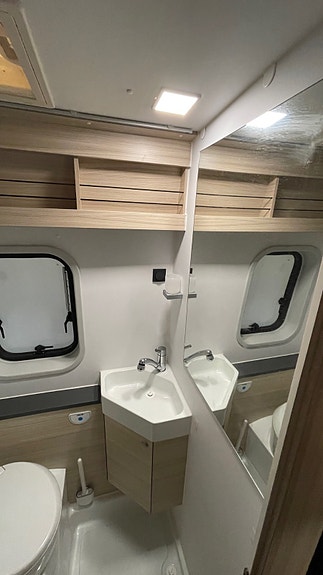 Sun Living V-series 65SL V65 L 160HK // Tvillingseng // DAB+ // Lav km 28 of 30