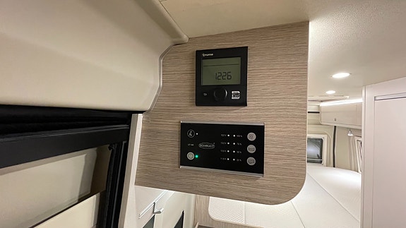 Bürstner Campeo 640 160HK // Hengerfeste // 9 tr Automat // DAB+ / Facelift 23 of 30