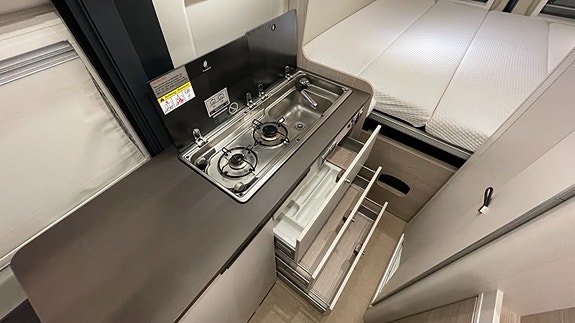 Bürstner Campeo 640 160HK // Hengerfeste // 9 tr Automat // DAB+ / Facelift 14 of 30