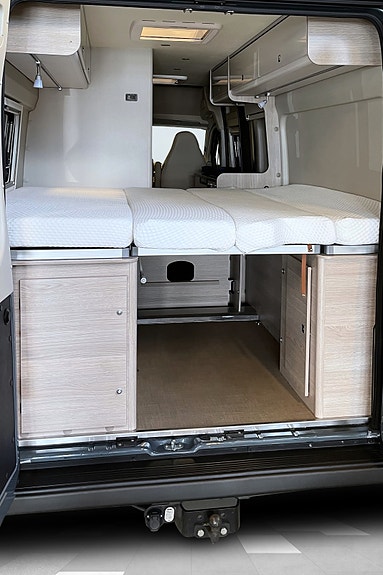 Bürstner Campeo 640 160HK // Hengerfeste // 9 tr Automat // DAB+ / Facelift 19 of 30