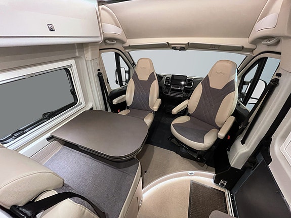 Bürstner Campeo 640 160HK // Hengerfeste // 9 tr Automat // DAB+ / Facelift 10 of 30