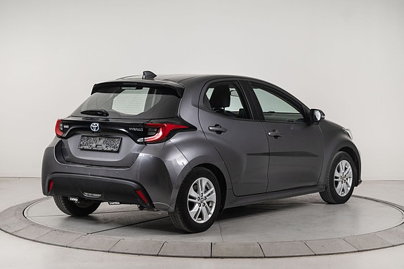 Toyota Yaris 3 of 19