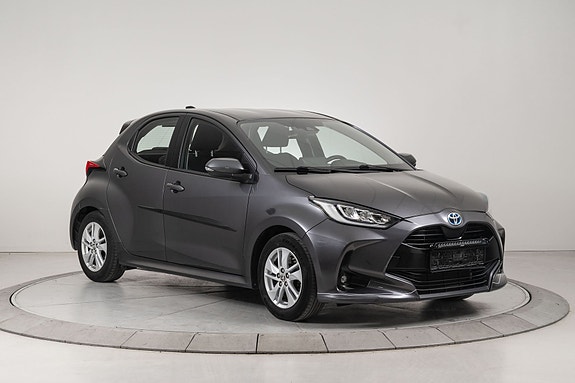 Toyota Yaris 2 of 19