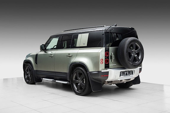Land Rover Defender 110 3 of 26