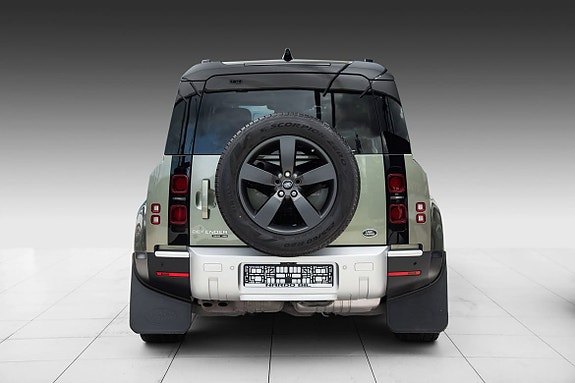 Land Rover Defender 110 7 of 26