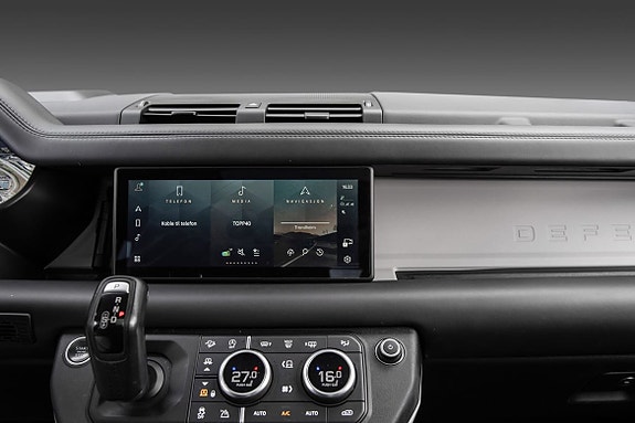 Land Rover Defender 110 14 of 26